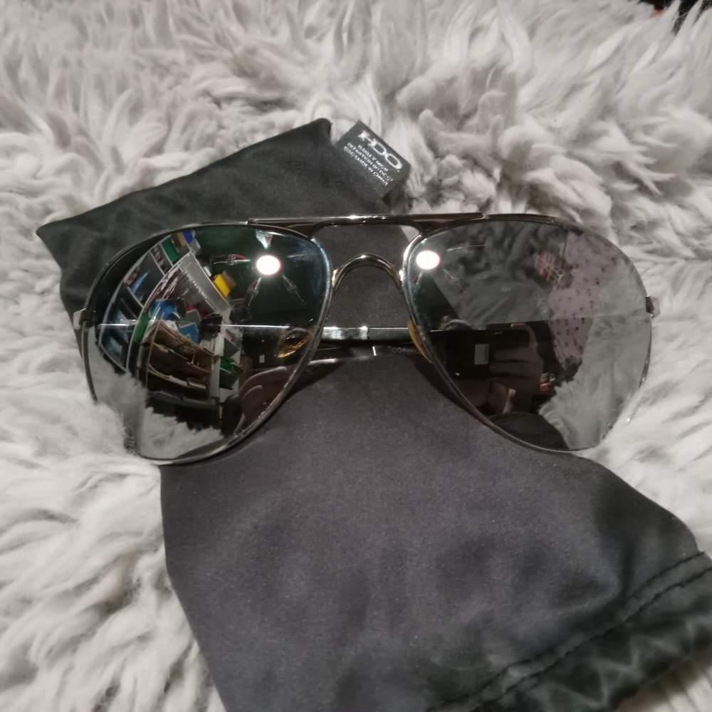 Oakley aviator sunglasses